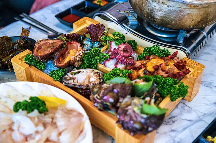 먹자 포구 오징어의 끝판왕을 잡아라, 무늬 오징어 맛있는 횟집 경북 포항 맛집 추천