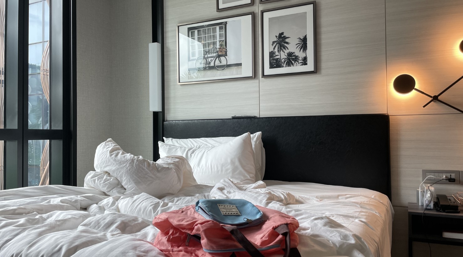 더 아웃포스트 호텔