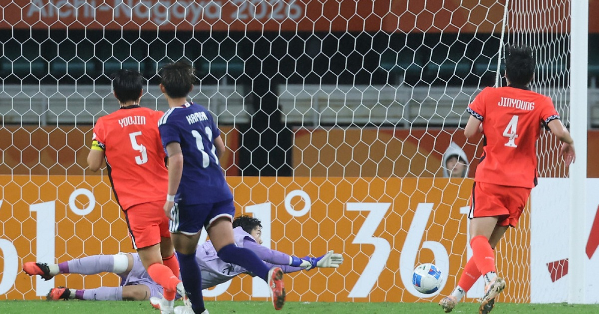 여자 축구 일본에 패배