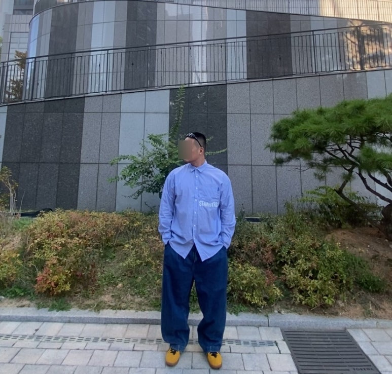 데일리룩('26. 10. 10.)오클리 OAKLEY 선글라스 아이자켓 리덕스, 스트리트 스탠다드 오버사이즈 스트라이프 셔츠, 무신사스탠다드 와이드 벌룬팬츠, 컨버스 올스타 스니커즈