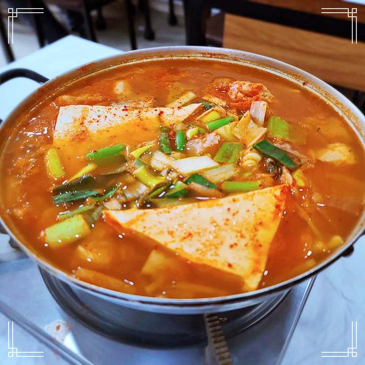 이만기 동네한바퀴 곰치국 묵은지 곰치김치국 해장국 강원 양양 맛집 소개