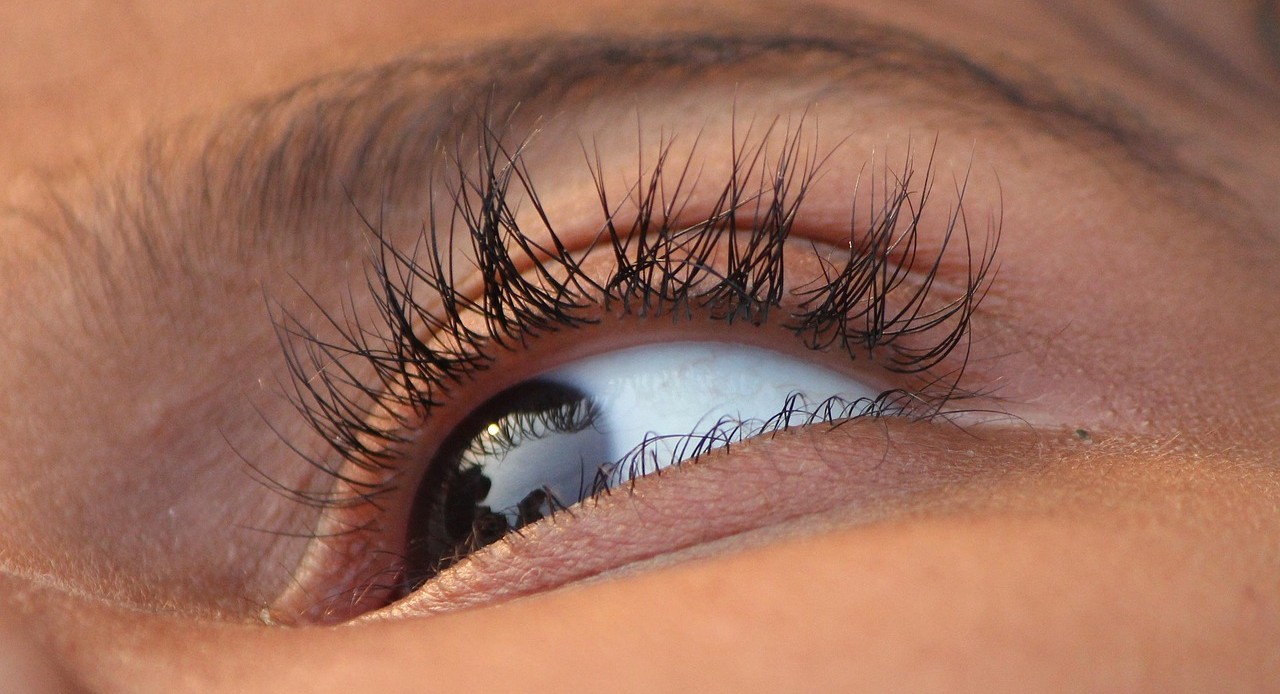 눈이 시리고 눈물이 나는 이유