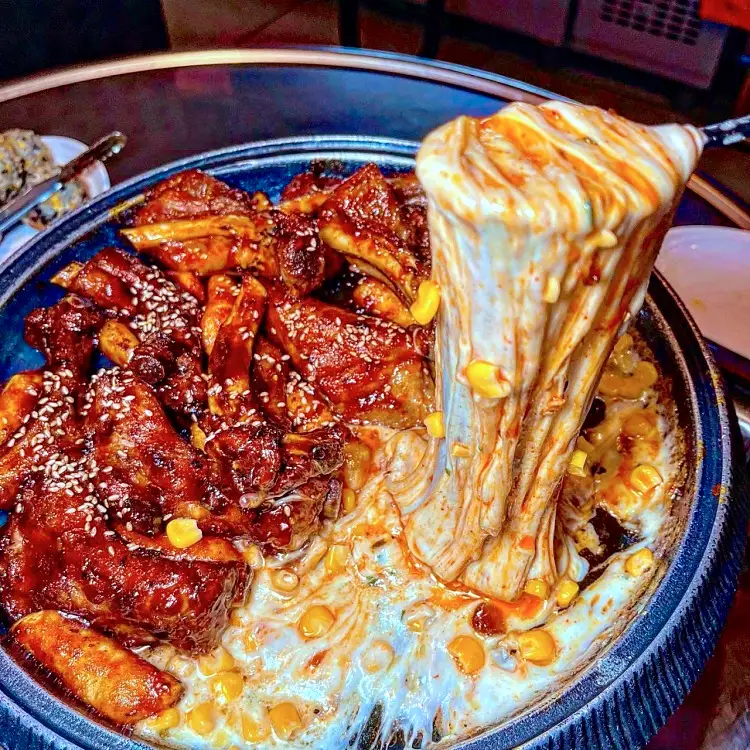 제209회 놀라운토요일 놀토 성남 모란 민속5일장 시장 매운 김치 치즈 등갈비 맛있는 식당 아이브 안유진, 레이, 이서 추천 맛집 소개
