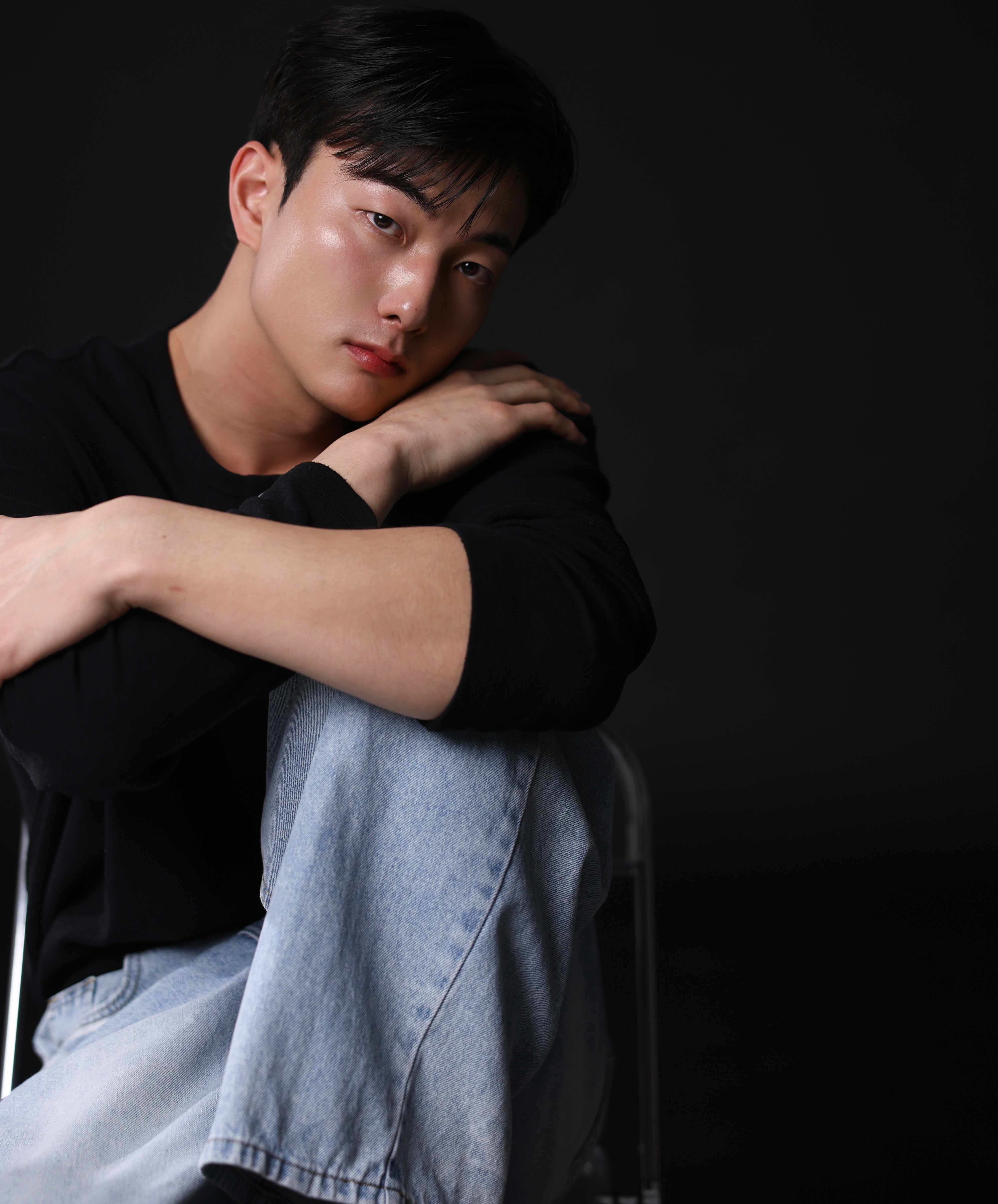 천안 프로필사진 순백스튜디오 — 남자 배우 프로필 사진 눈빛과 얼굴선이 살아 8