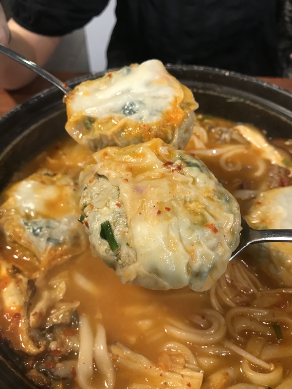 수담 만두 전골