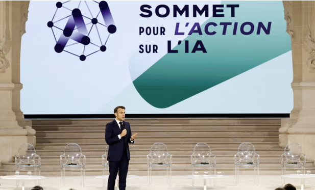 프랑스의 마크롱 대통령이 파리 AI 정상회의에서 연설을 하고 있다