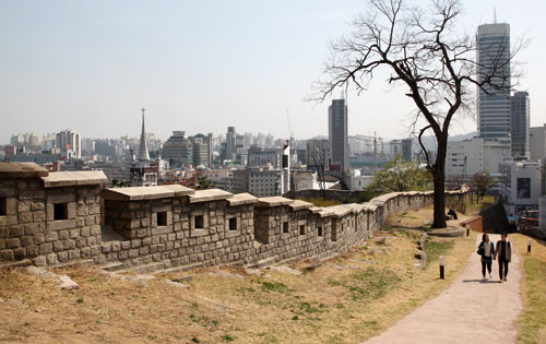 서울 성곽길 이미지