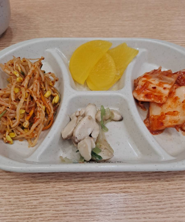 김밥천국 밑반찬