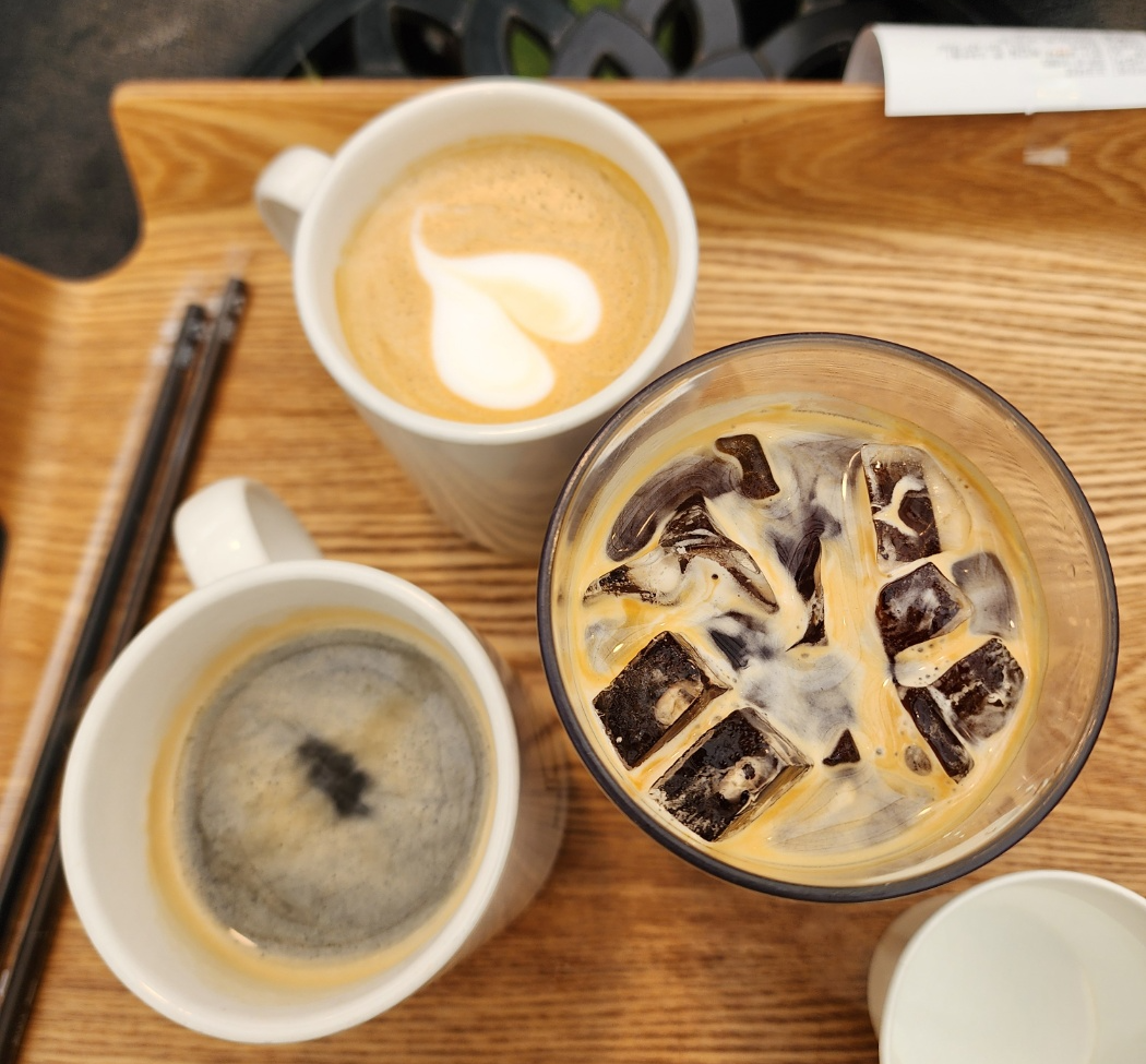 아메리카노2잔과바닐라라떼