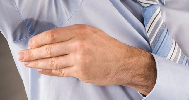 겨드랑이 땀 다한증 증상 및 원인 