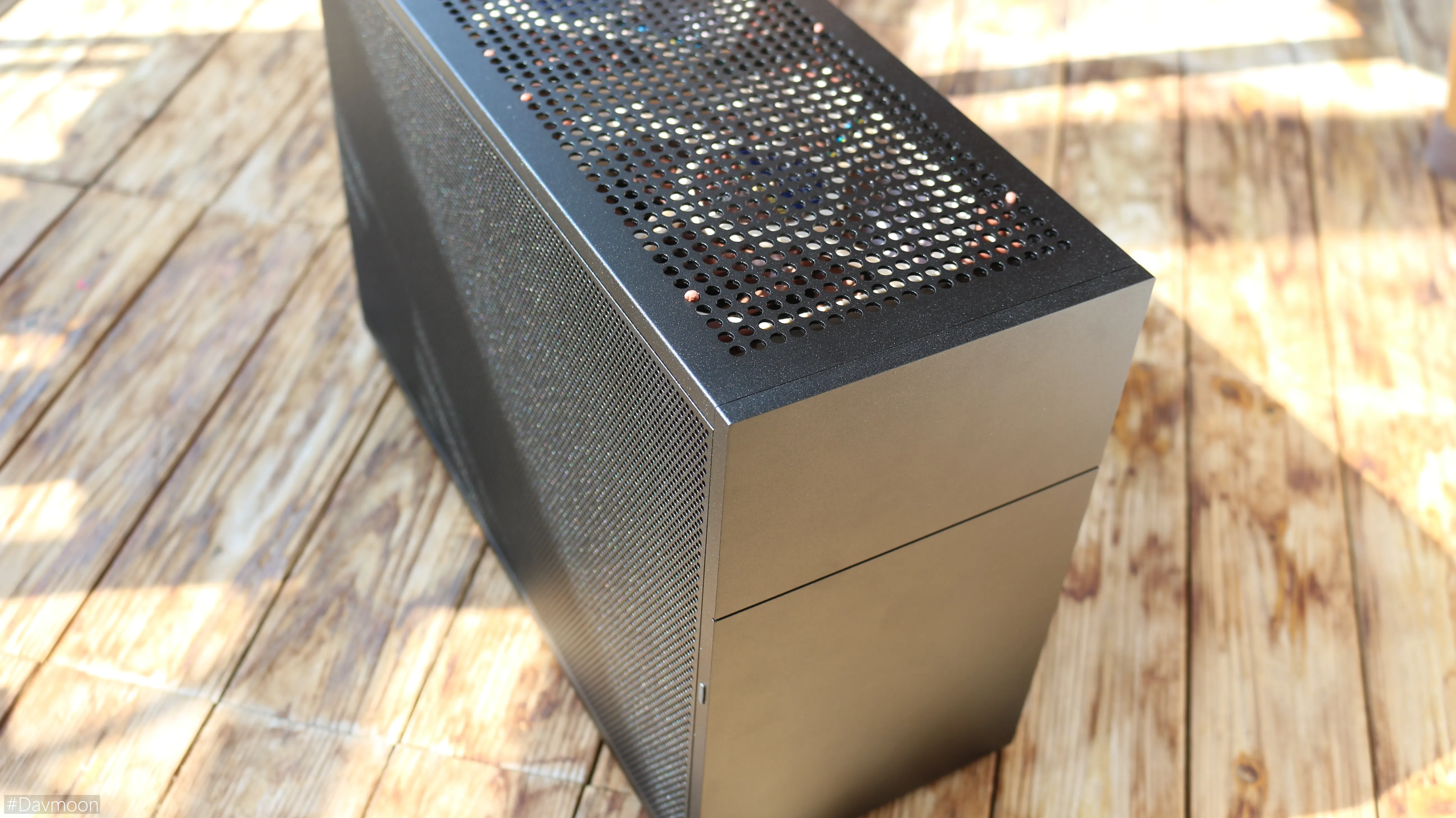 formd t1 v2 연출 사진 발코니