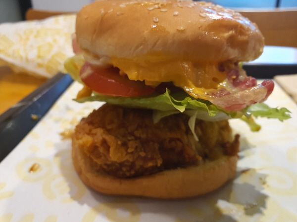 맘스터치 텍사스 바베큐 치킨버거