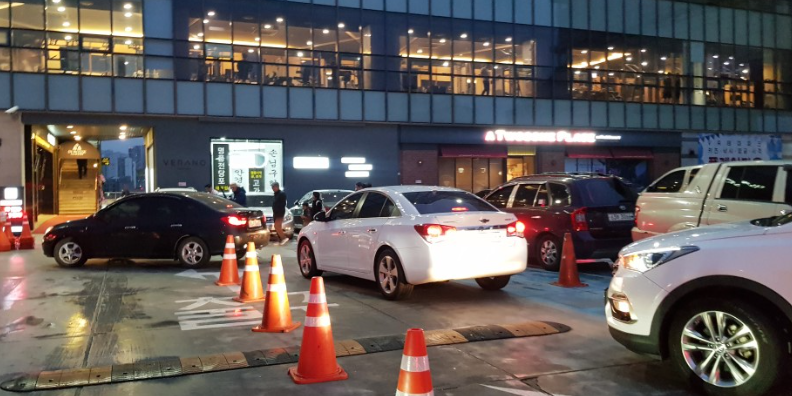 왕십리 엔터식스 CGV 주차장