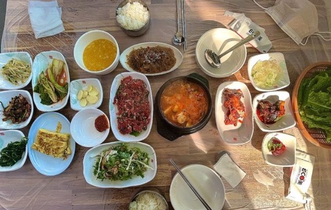 엄지가든-육회-가마솥밥