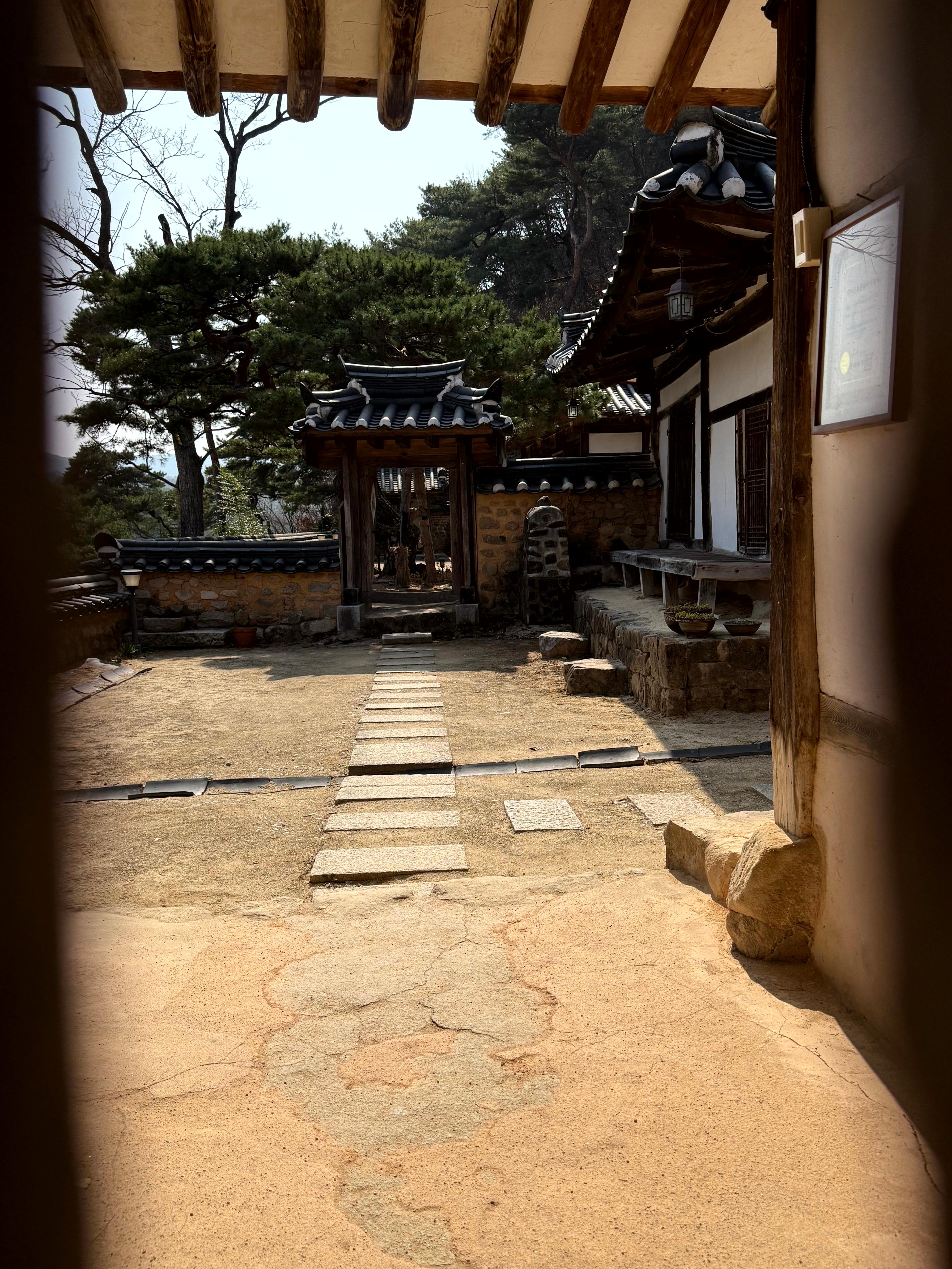 옥연정사에서 하루밤을 자면 너무 좋을 것 같아.