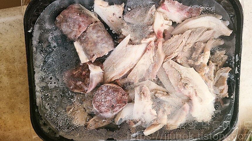 청와옥-포장순대국-고기