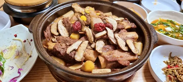 줄서는식당 김준호 추천 가오리회 듬뿍 회냉면, 마라 갈비찜 맛있는 식당 마포 공덕역 맛집 소개