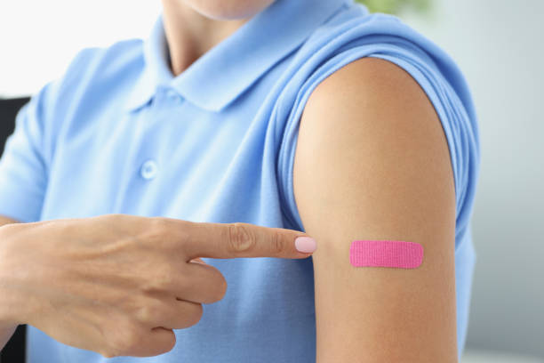 주사-맞은곳에-붙인-밴드