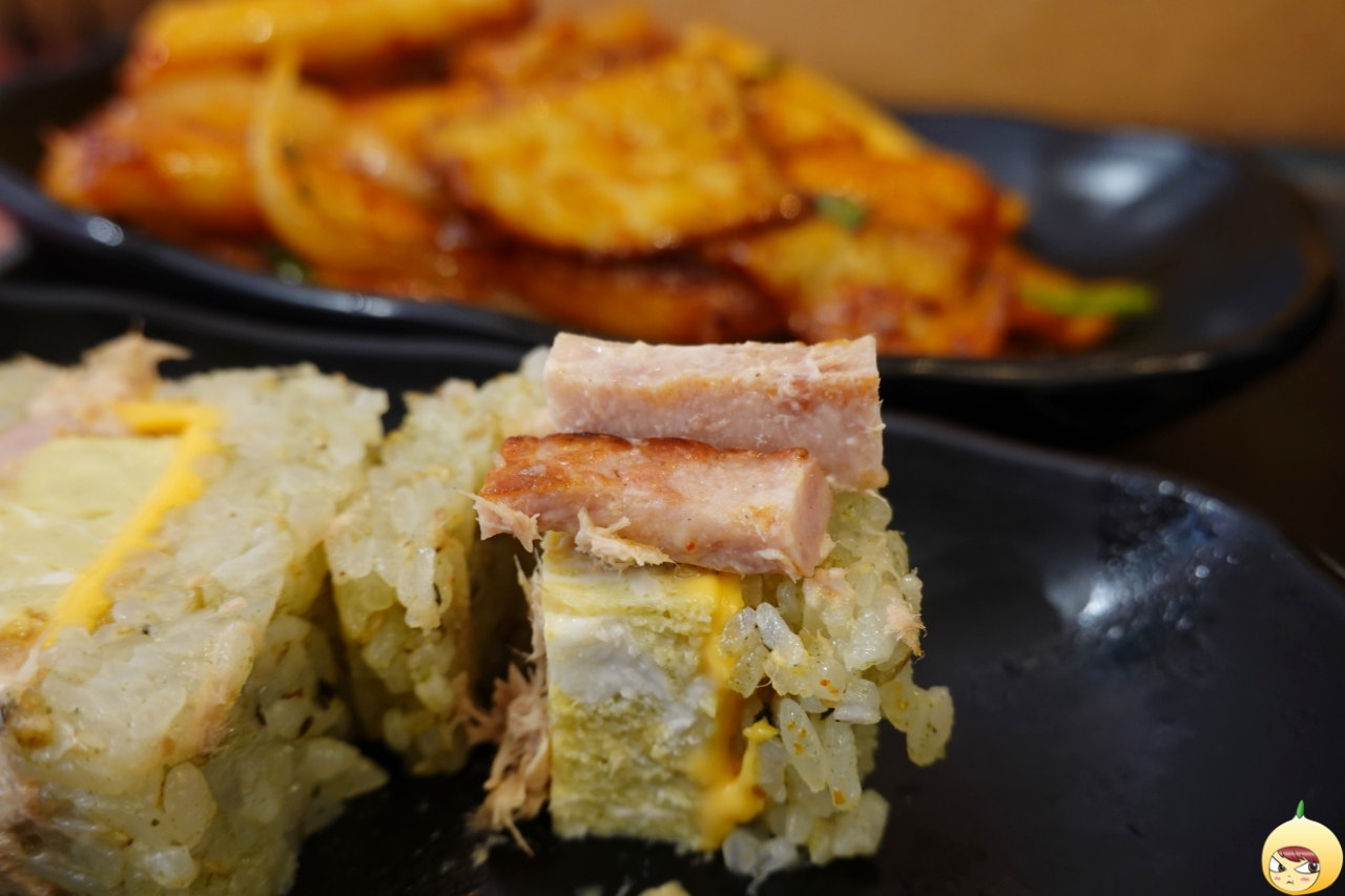 참치밥샌드 속 햄