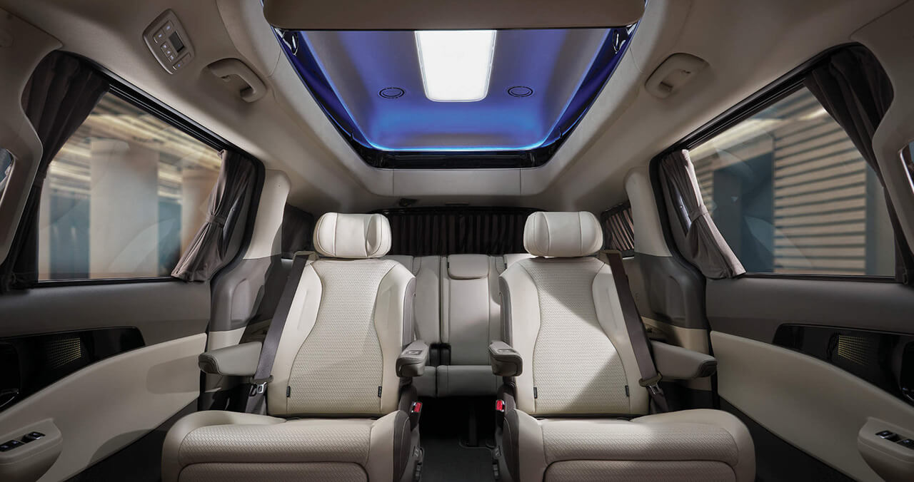 2025년 기아 카니발 하이브리드 내부