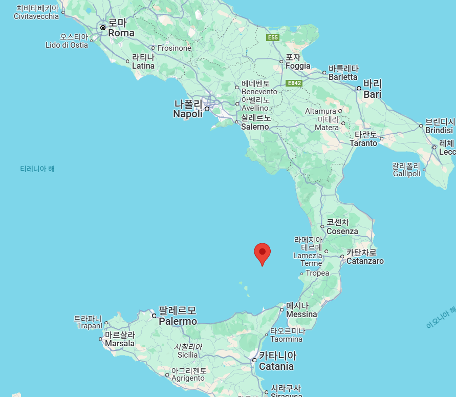 스트롬볼리 산의 위치를 알 수 있는 지도