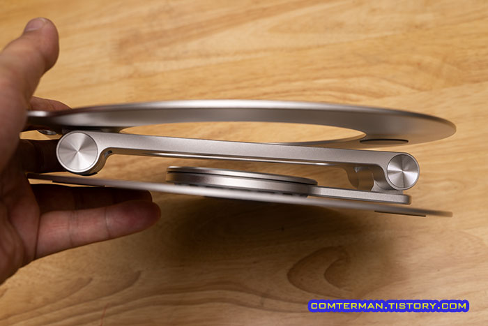 OMOTON 노트북 거치대 접은 상태