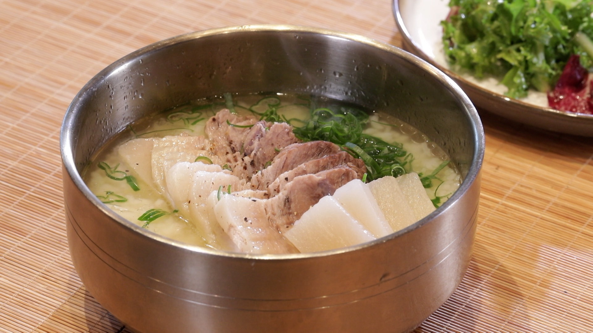 경북 포항 농장 재래돼지 토종 돼지 복원 농장 재래 돼지 곰탕, 닭껍질 만두, 서양식 편육 파테 소개