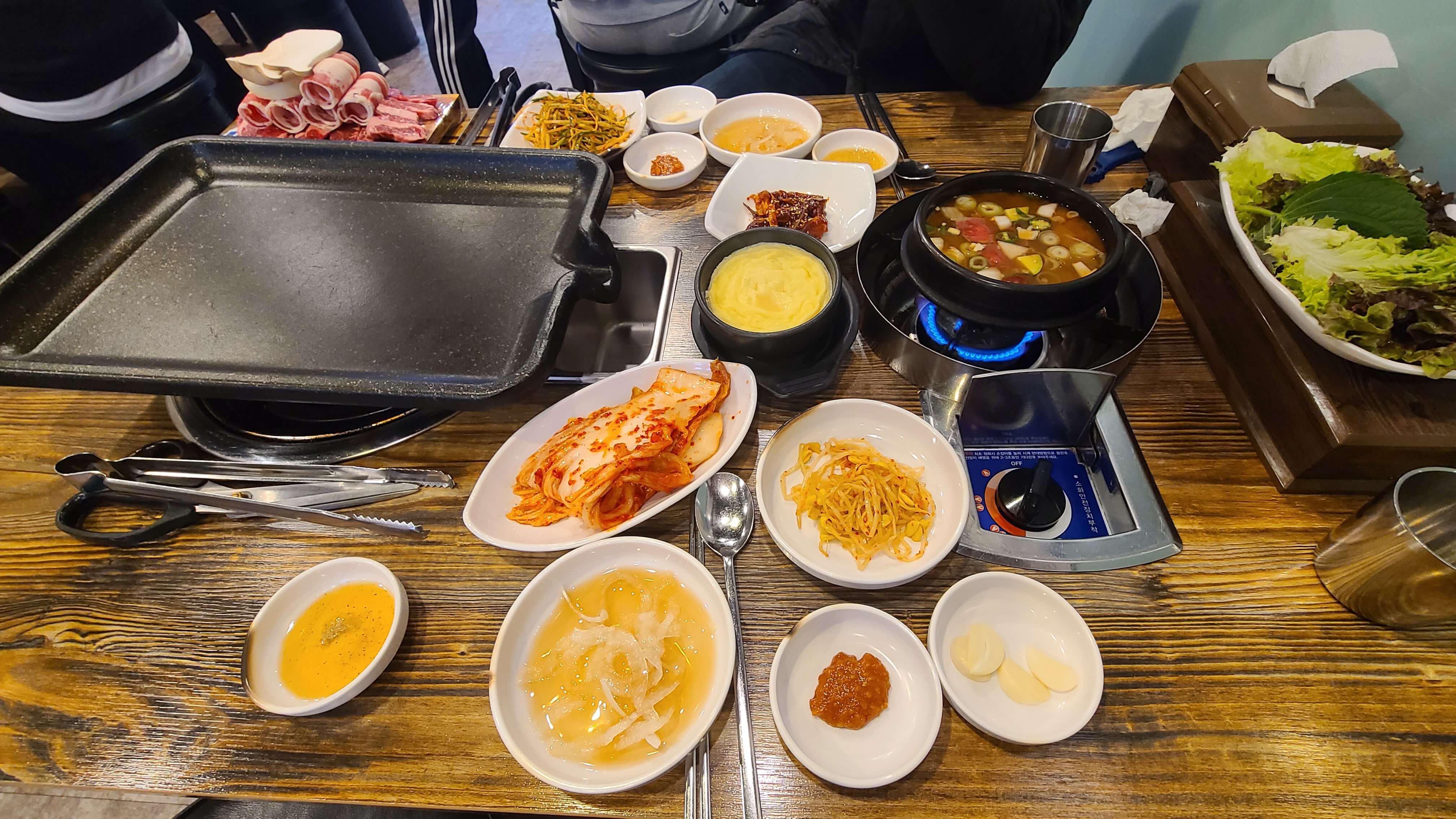 대박고기집-소반마리-테이블-셋팅