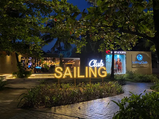 &amp;#39;세일링클럽 푸꾸옥&amp;#39;(Sailing Club Ph&uacute; Quốc) 메뉴 &amp; 예약방법 &amp; 좋은자리 &amp; 불쇼
