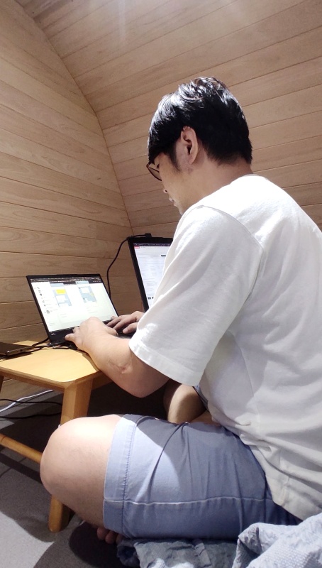 놀러와서도 일하는 루나군