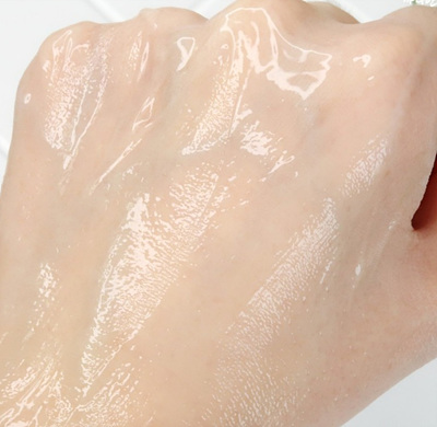 알로에 겔 바른 모습 사진