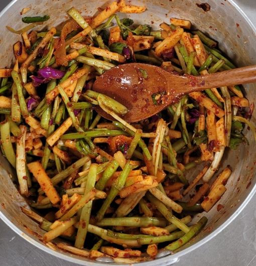 버무린 사과미나리 겉절이