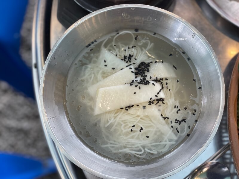 과천 한우 맛집 어울더울 정육식당 동치미 국수