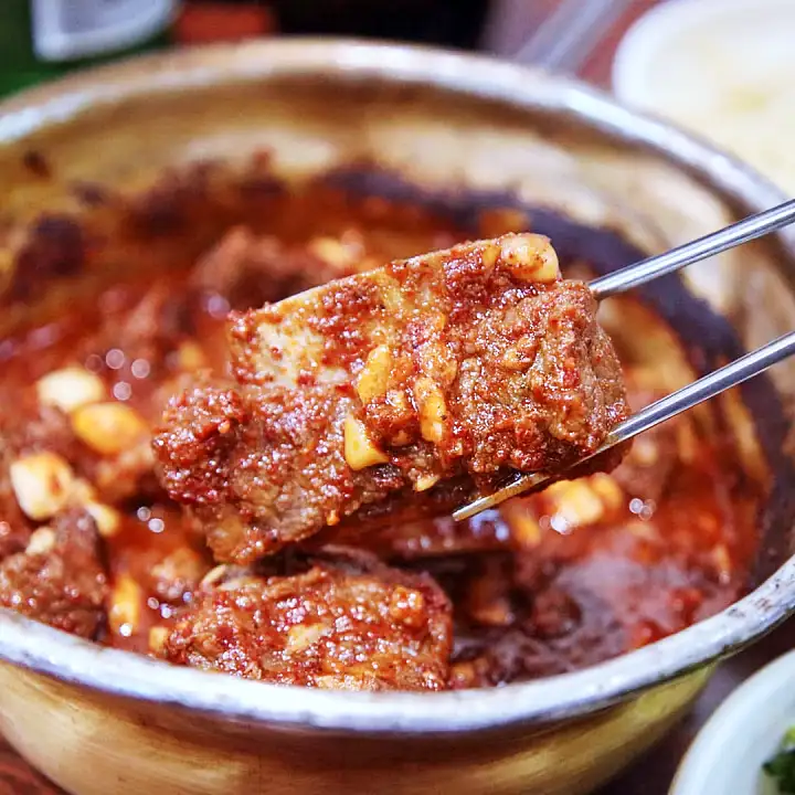생방송오늘저녁 대구 서문시장 매콤한 돼지갈비찜 40년 노포 매운 소갈비찜 맛집 추천