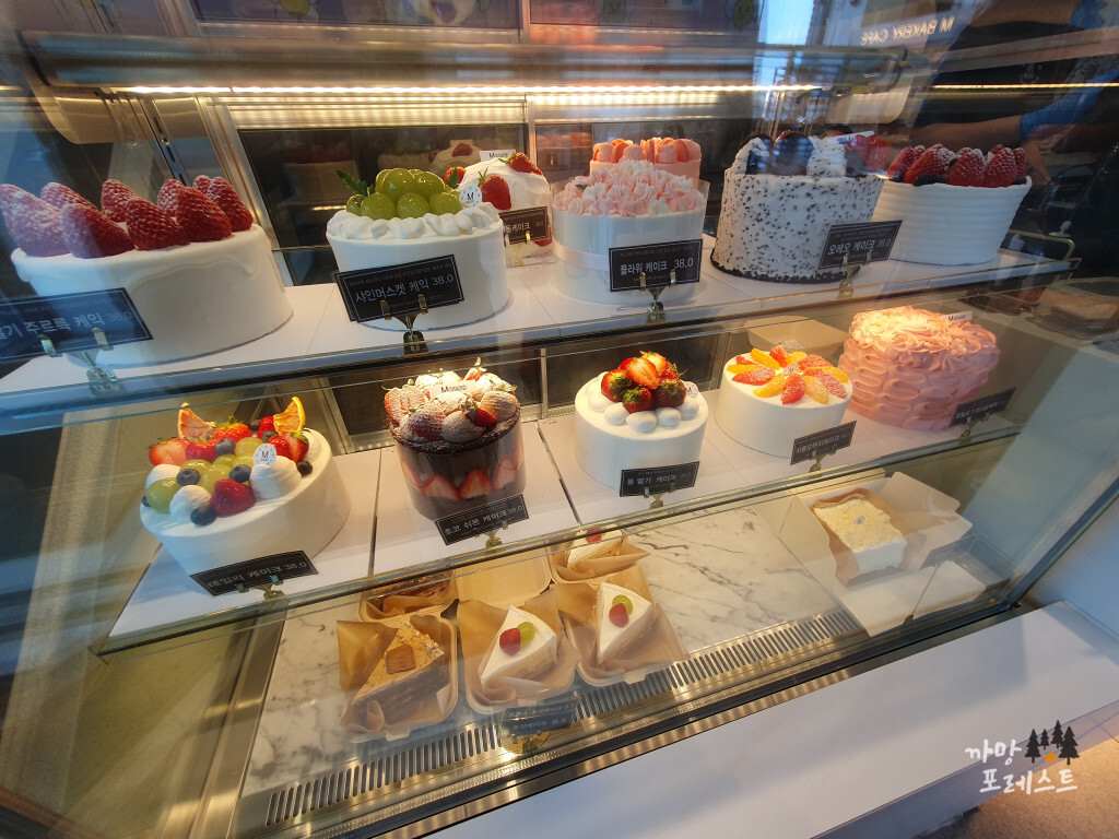 M베이커리 카페 케이크