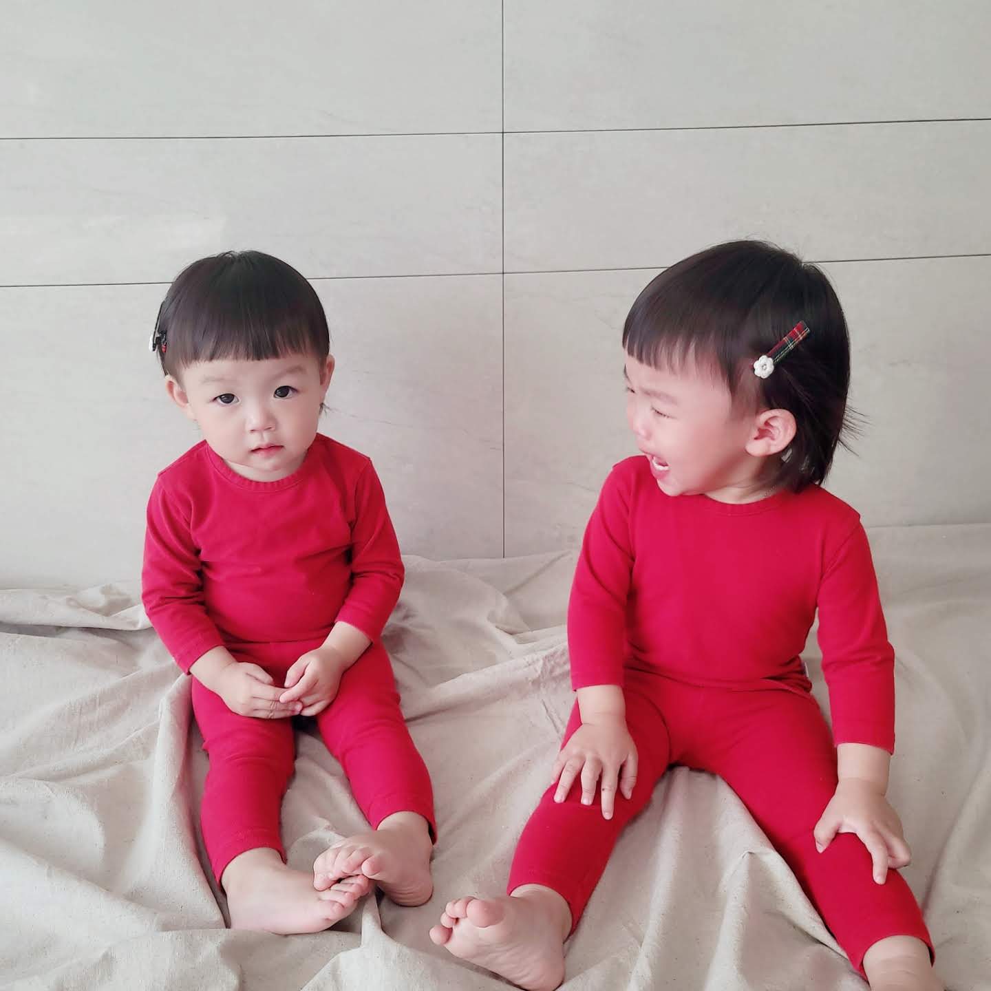 쌍둥이 머리핀 협찬 사진 한명은 대성통곡