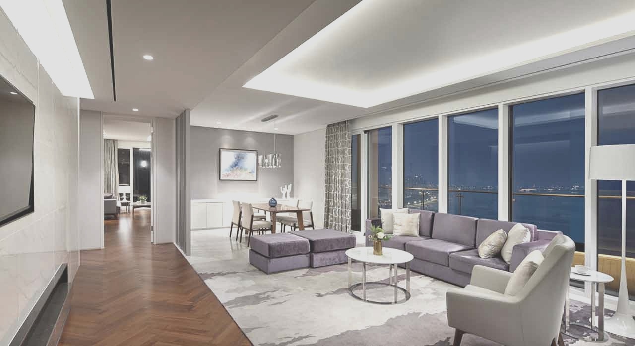 주방과 거실이 함께 있는 콘도형 숙소 내부. [ⓒ네이버 플레이스 &lsquo;롯데리조트속초&rsquo;]