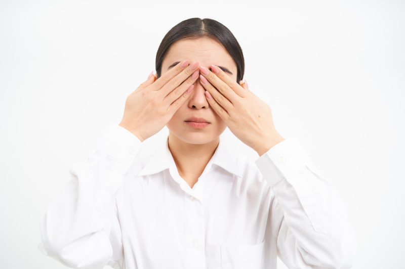 눈이 침침? 40대 이상 필독! 노안 극복 프로젝트: 눈 건강 회복 비법 대방출!
