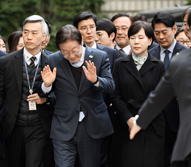 #이재명무죄판결 #윤석열대통령탄핵 #헌법재판소 #산불재난 #여야협력 #정치갈등 #대한민국정치 #검찰수사 #사법부독립 #국가위기대응 #재난복구 #초당적협력 #한국정치 #민주주의위기 #국민단결