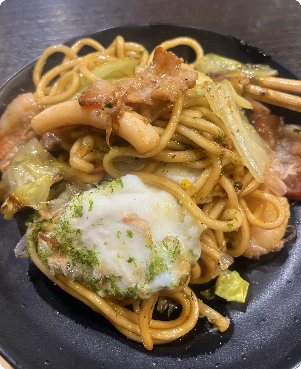 아지노야-메뉴-개인접시에-덜은-야끼소바