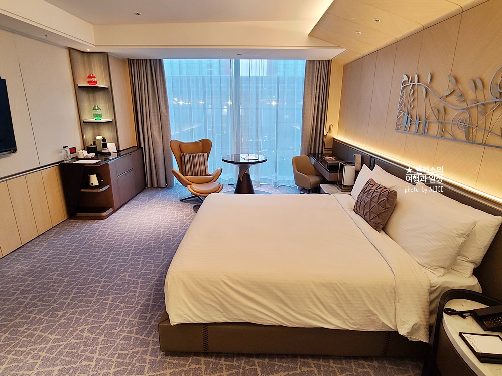 페어몬트 앰배서더 서울, 페어몬트룸 (킹사이즈 베드) 후기