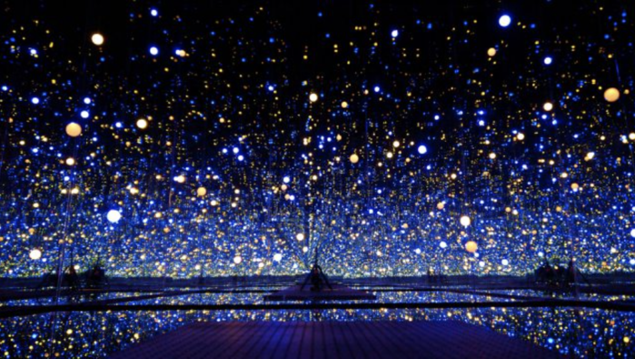 무한 거울 방 이미지