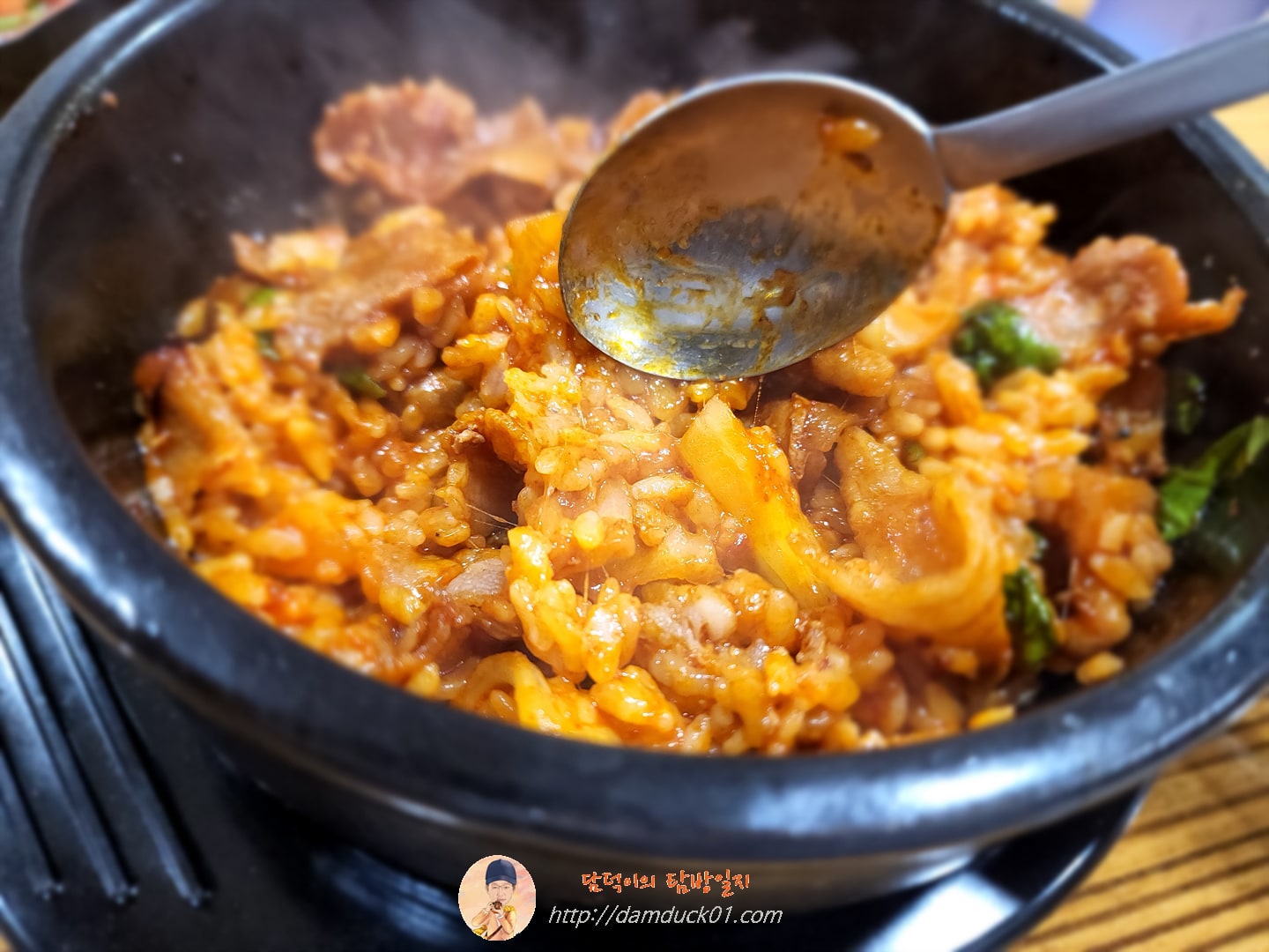 매운치즈삼겹살덮밥