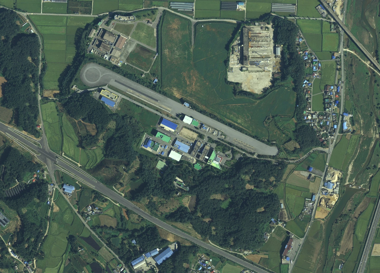 (주)삼정엔지니어링 1994.[자동차관련시설] 천안 대우자동차출고하차장 지구 부지조성 - 동남구 풍세면