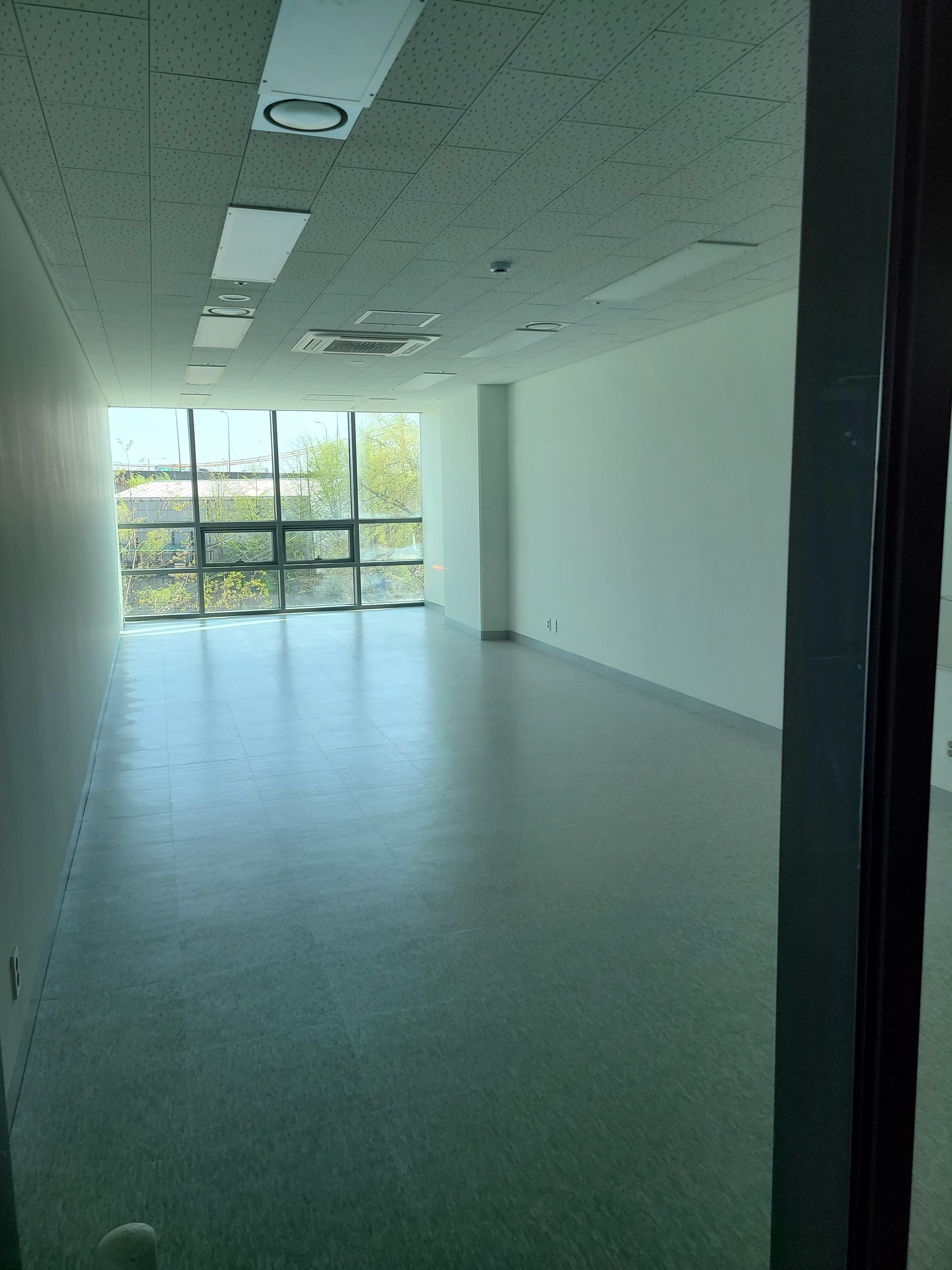 덕은 리버워크 상가 내부2