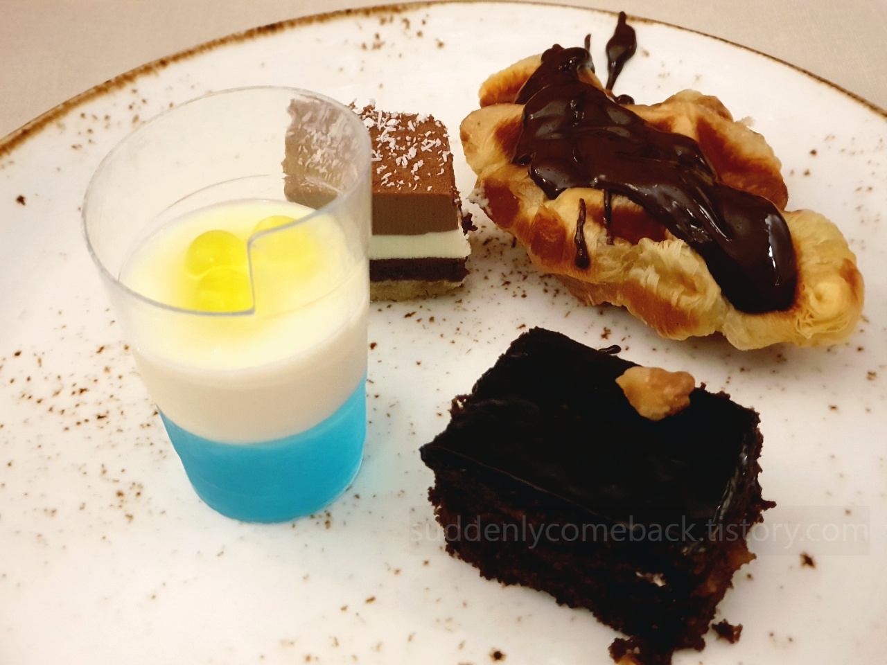 케이크-뷔페-음식