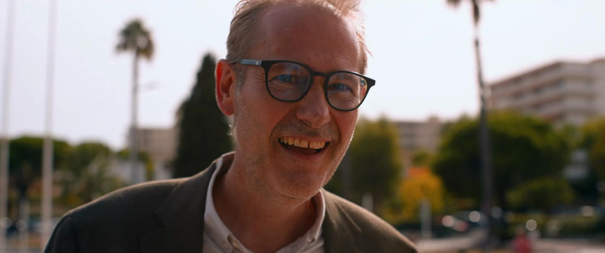 영화 '서브스턴스(The Substance)' 관람평 - 현대 사회의 외모 지상주의와 젊음에 대한 집착 풍자