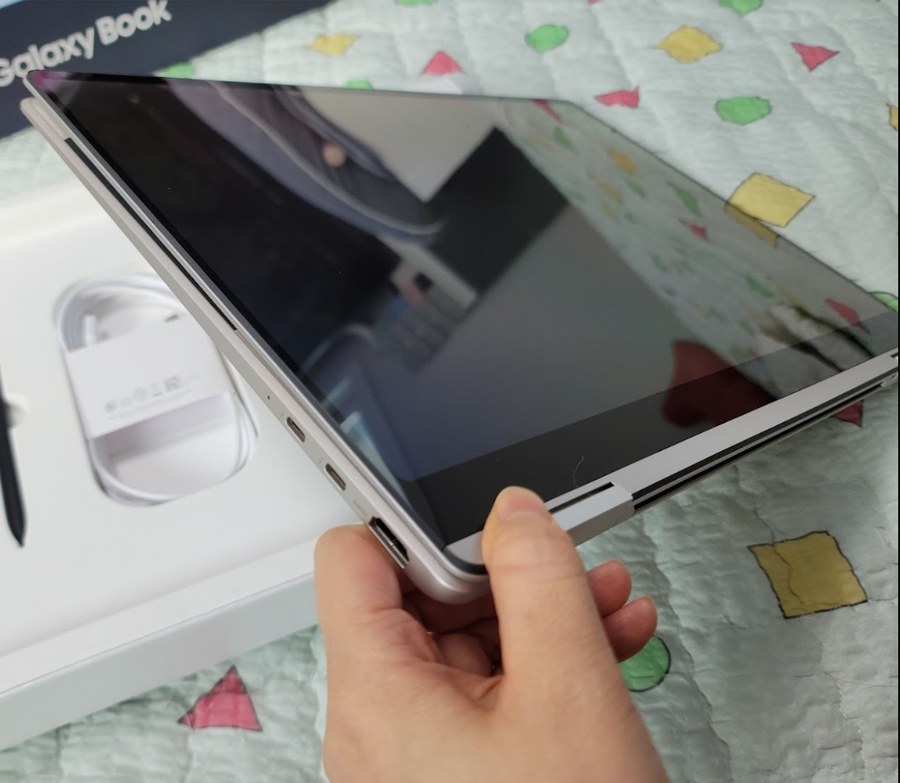 태블릿으로 변신한 갤럭시 북3 프로 360