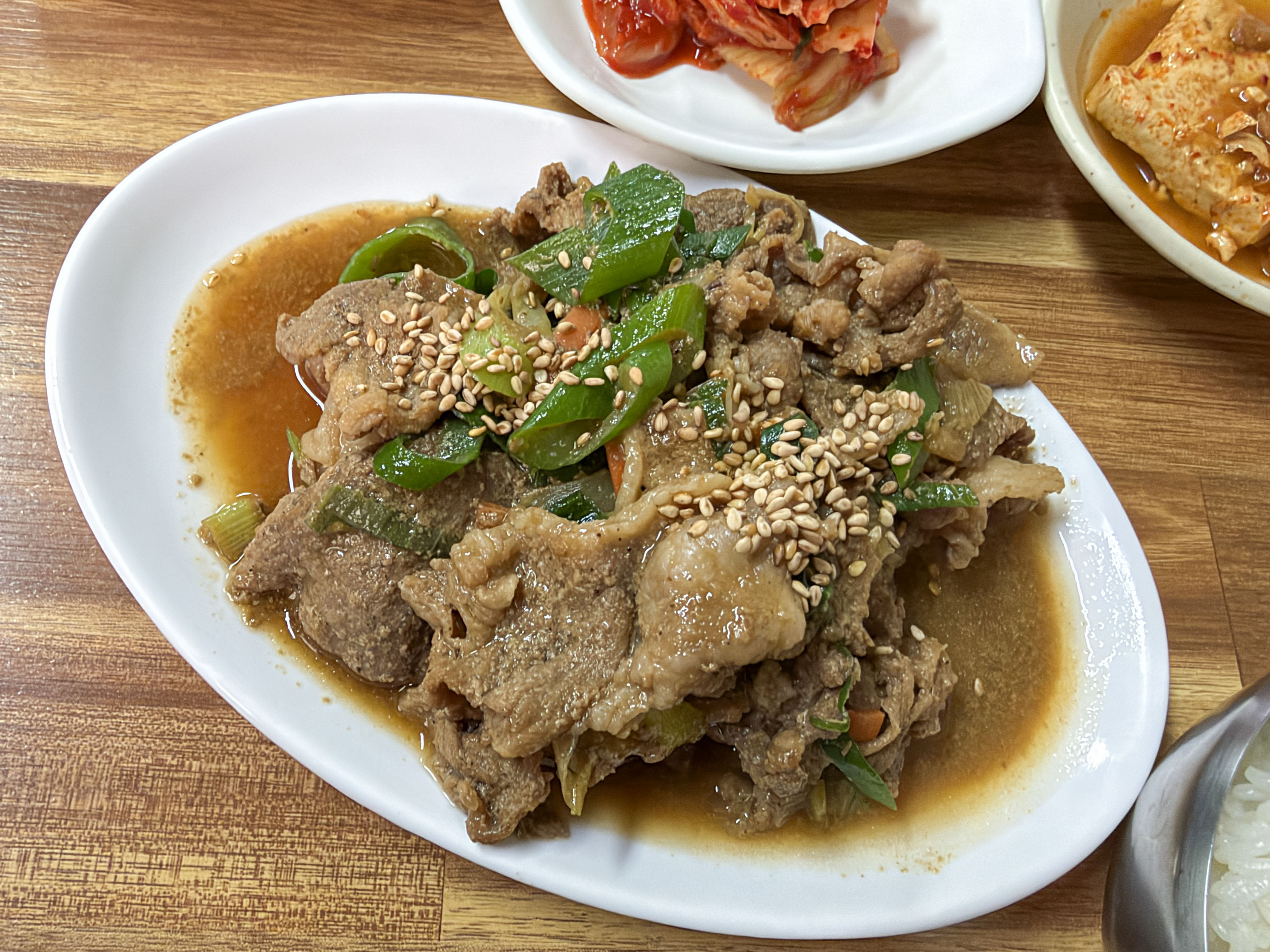 울산 학성새벽시장 ❘ 산해진식당 - 반찬 12가지 깔리는 만원 불백정식 4