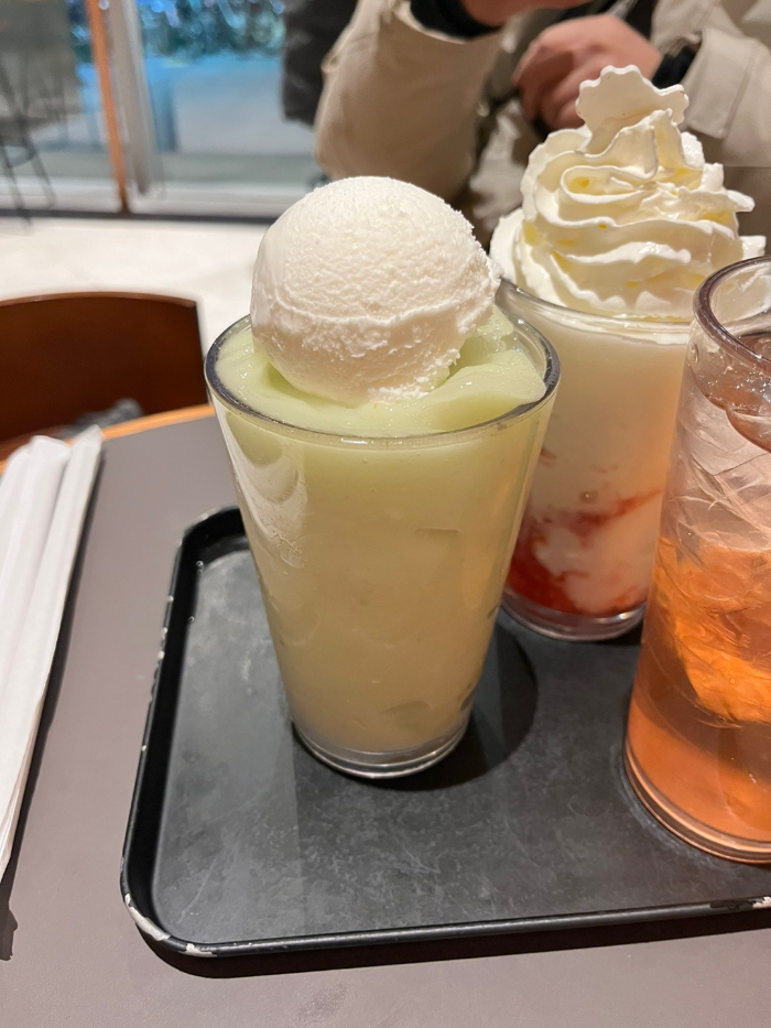 그라니따, 딸기 라떼